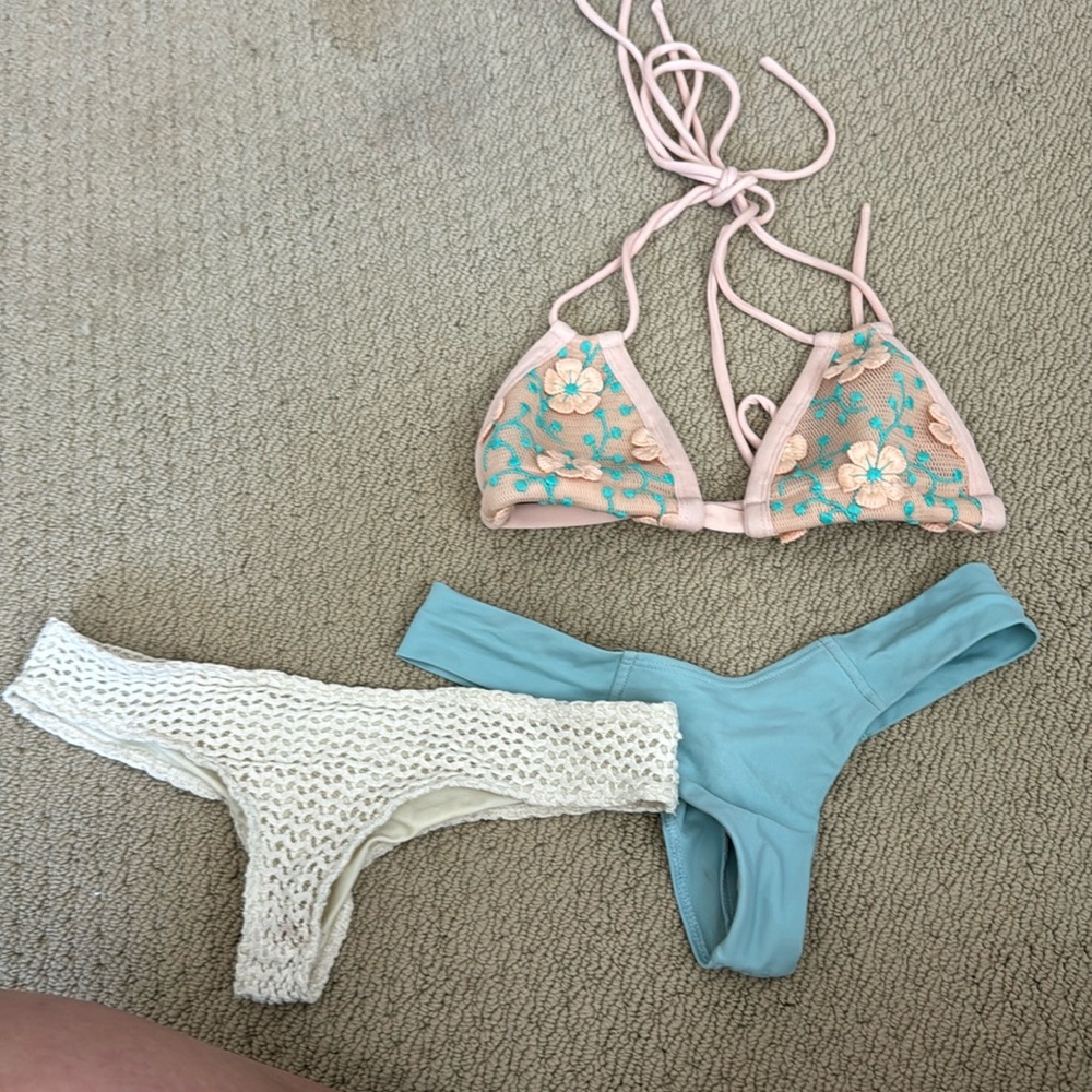 Montce crochet bikini with flowers ( comes with both bottoms )